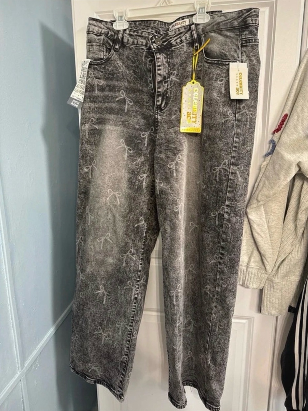 Celebrity Pink women’s Black Washed Jeans with Bow Print